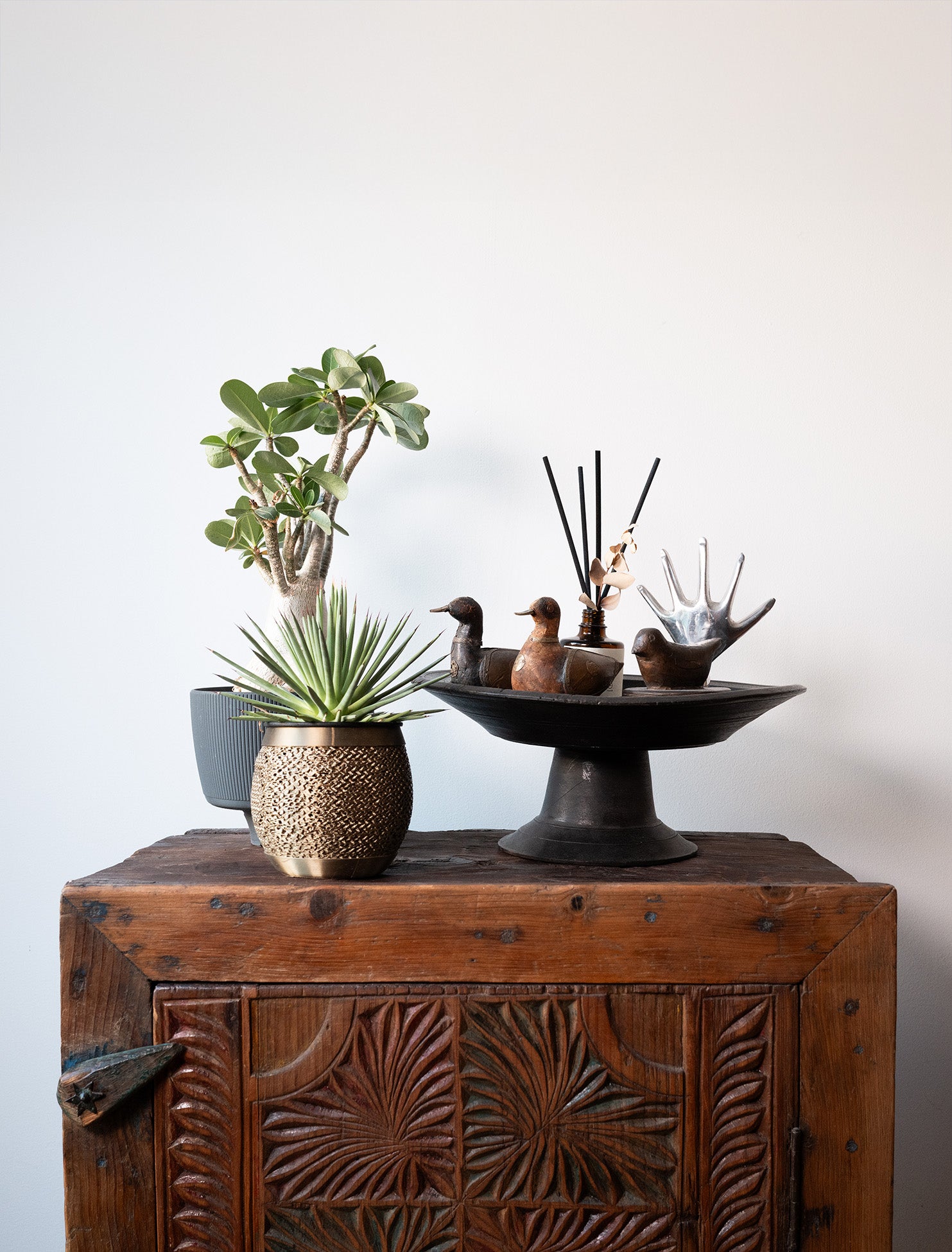 ロンボク島の高足盆