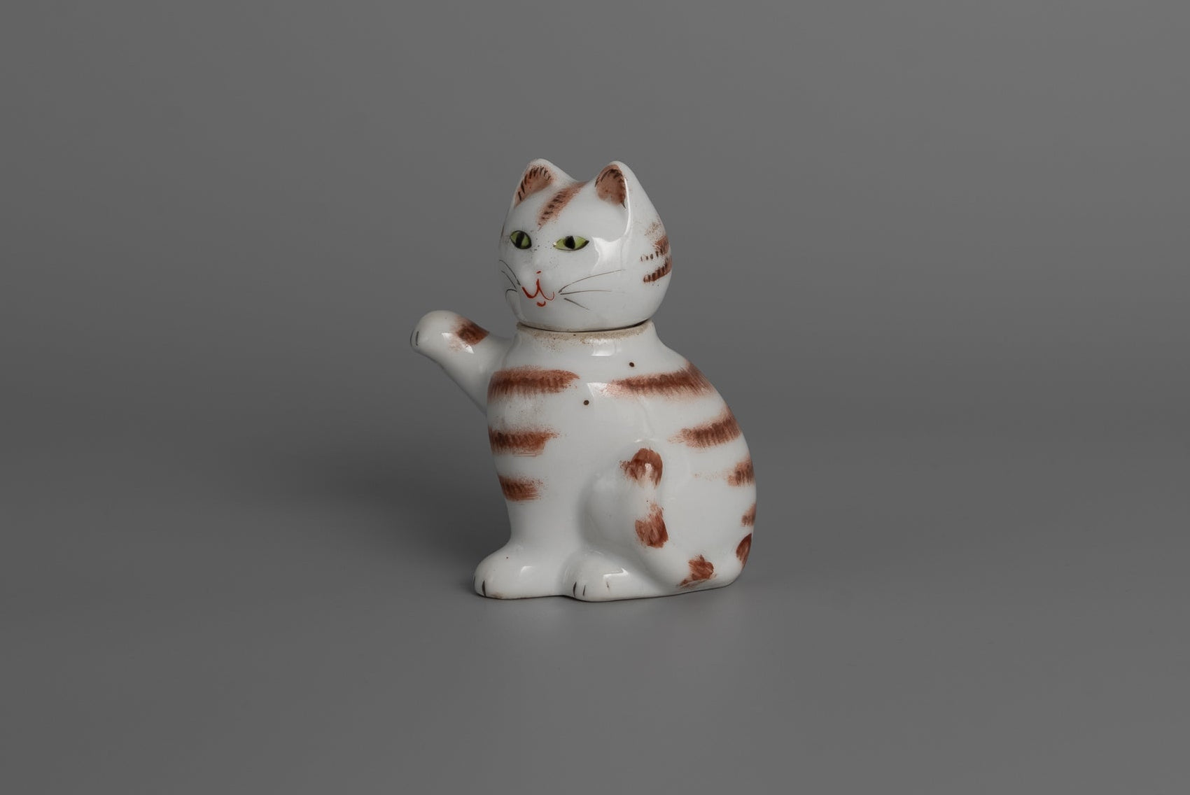 磁器猫型醤油さし