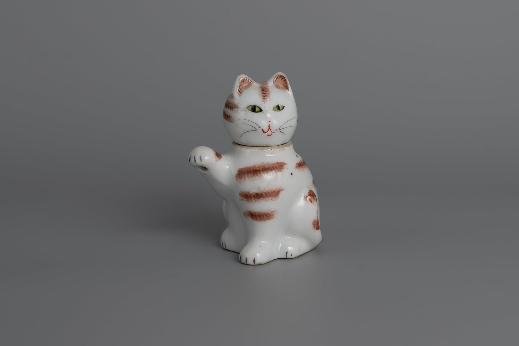 磁器猫型醤油さし